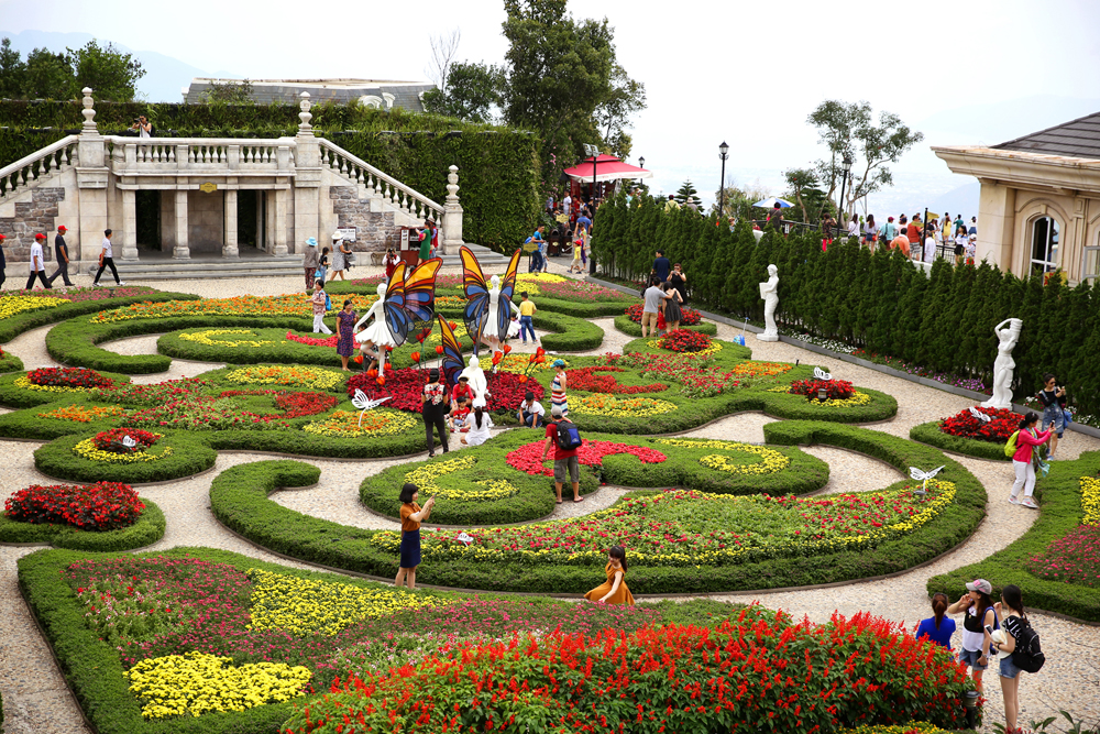 Vườn hoa Le Jardin D’Amour trong tour du lịch Đà Nẵng Huế