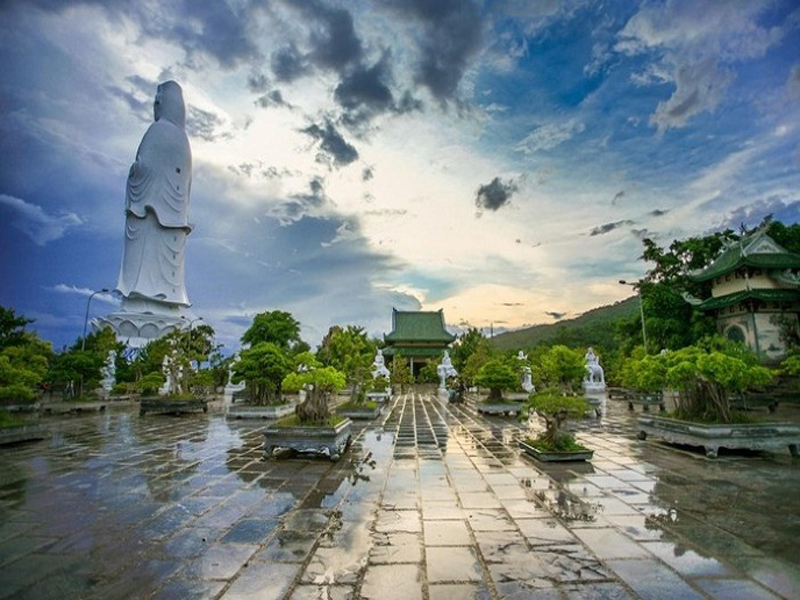 Chùa Linh Ứng Bãi Bụt