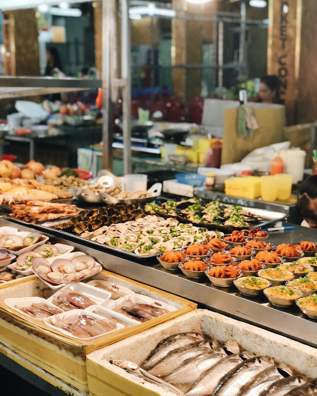 Hải sản tươi sống tại chợ đêm Phú Quốc