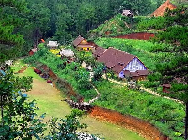 Làng Cù Lần điểm tham quan thiên nhiên hoang sơ