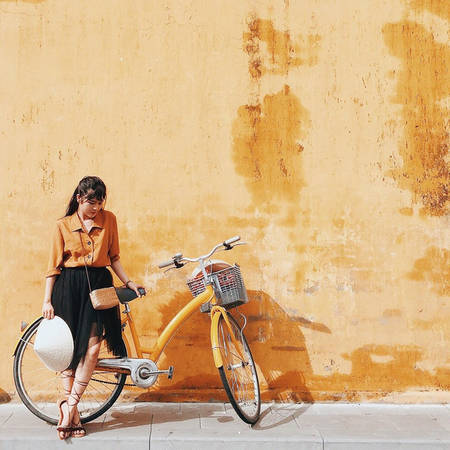 “Còn trẻ - cứ đi đi và tận hưởng cuộc sống này nhé”.