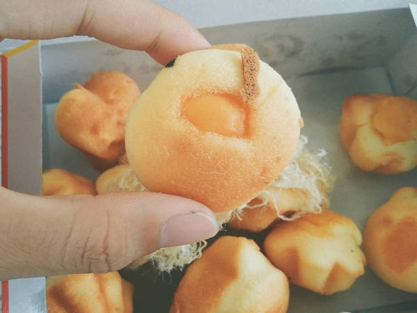 Hộp bánh bông lan trứng muối ngon rẻ Hộp bánh bông lan trứng muối ngon rẻ