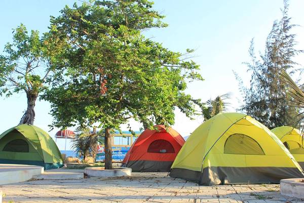 Cách Phan Thiết khoảng 33km về phía Lagi, LU Glamping Kê Gà nằm tại biển Kê Gà, huyện Hàm Thuận Nam, Bình Thuận