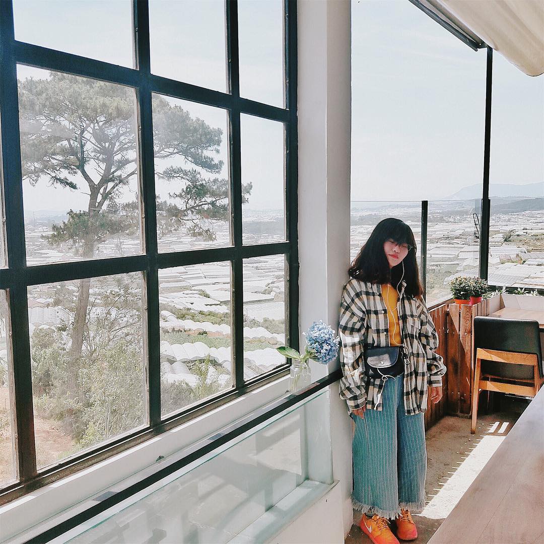 View mây từ Panorama Café Đà Lạt