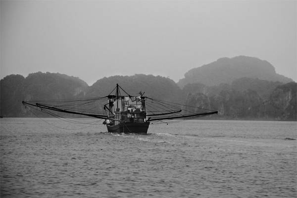 Lênh đênh trên sóng nước du lịch Hạ Long mùa đông