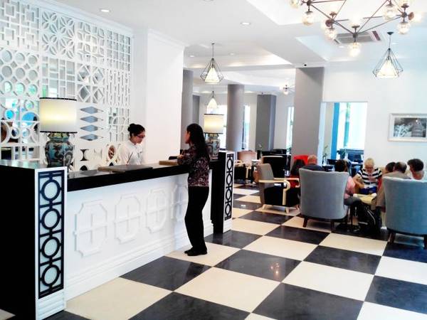 Mặt tiền sang trọng của Khách sạn Maison D’Hanoi Hanova phố Quán Thánh