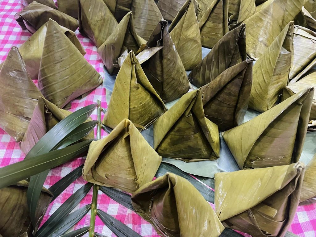 Bánh ít trong mâm giỗ miền Tây