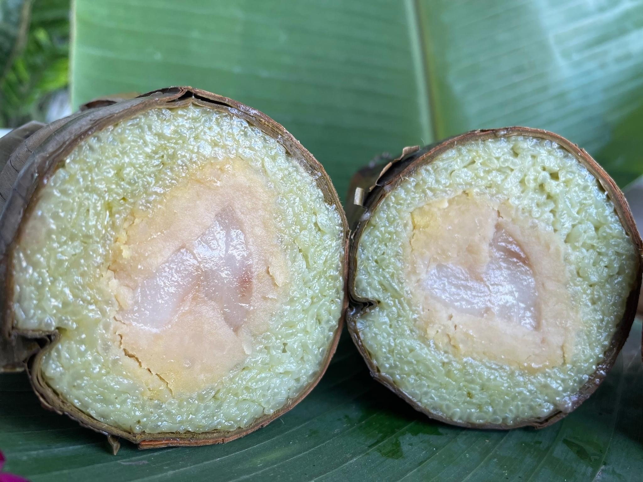 Bánh tét trong mâm giỗ miền Tây
