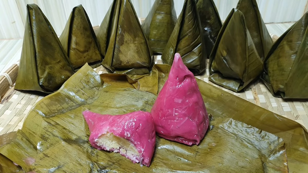 Bánh ít lá cẩm - món bánh miền Tây dẻo thơm