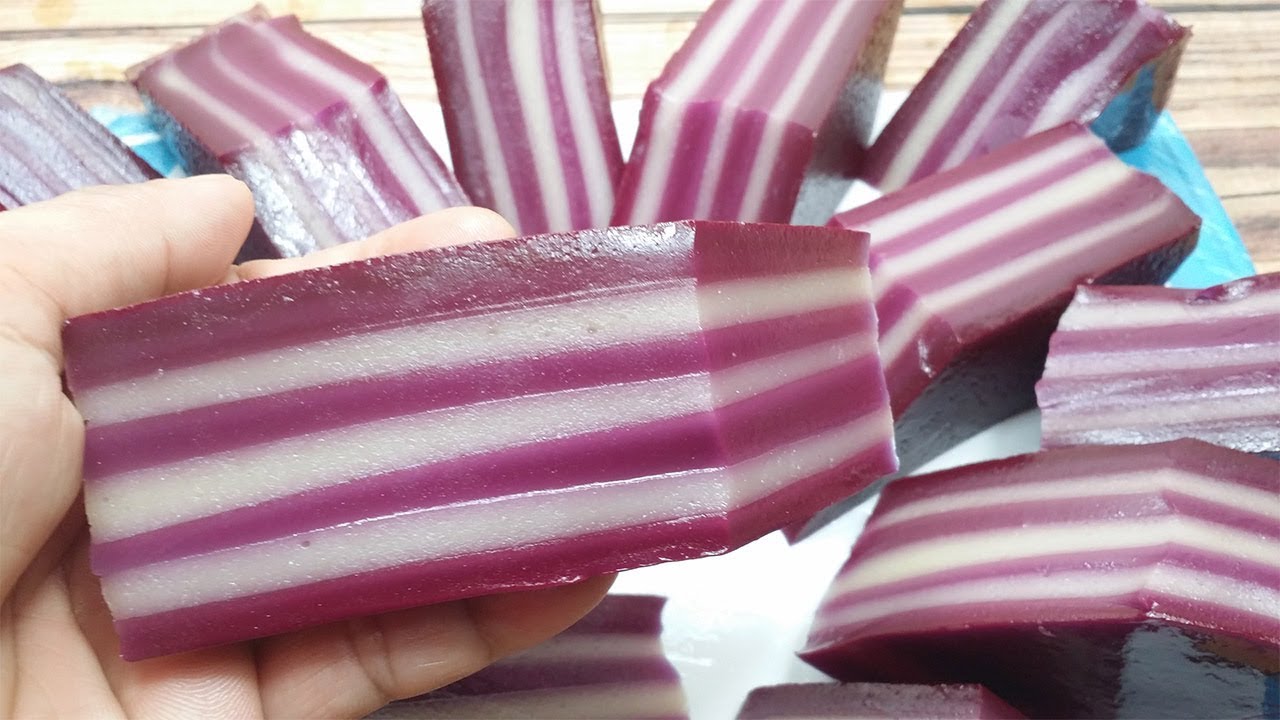 Bánh da lợn lá cẩm - món bánh miền Tây màu tím