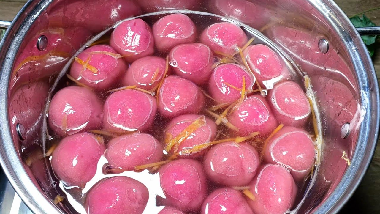 Bánh trôi nếp lá cẩm - món bánh miền Tây nhiều màu