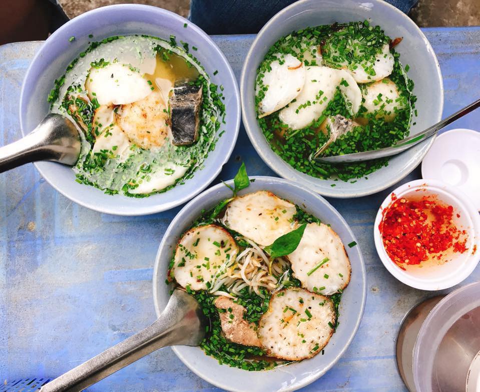 Bánh căn nước cá - món ăn ngon Quy Nhơn