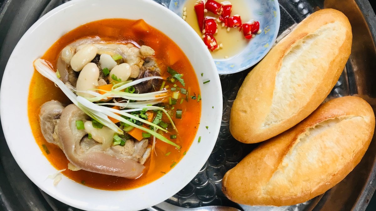 Bánh mì lagu - món ăn ngon Quy Nhơn