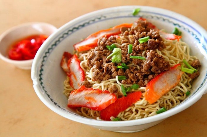 Món mì Kolo Mee ngon Malaysia với nước dùng bí truyền