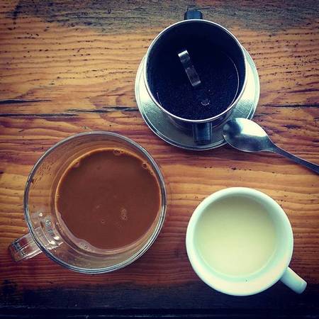 Ly cà phê chồn nguyên chất tại Mê Linh Coffee Garden