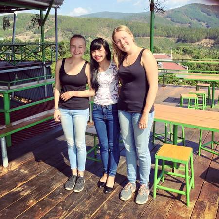 Khách du lịch quốc tế tại Mê Linh Coffee Garden Đà Lạt
