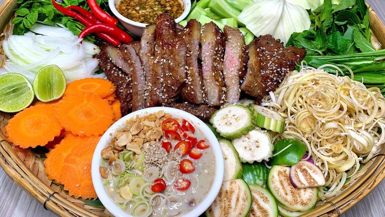 Mắm bò hóc chấm rau Campuchia
