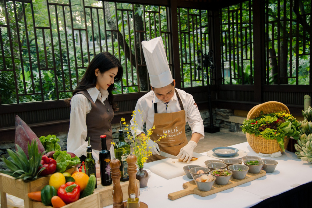 Khu vực tiếp đón sang trọng của Meliá Ba Vì Retreat
