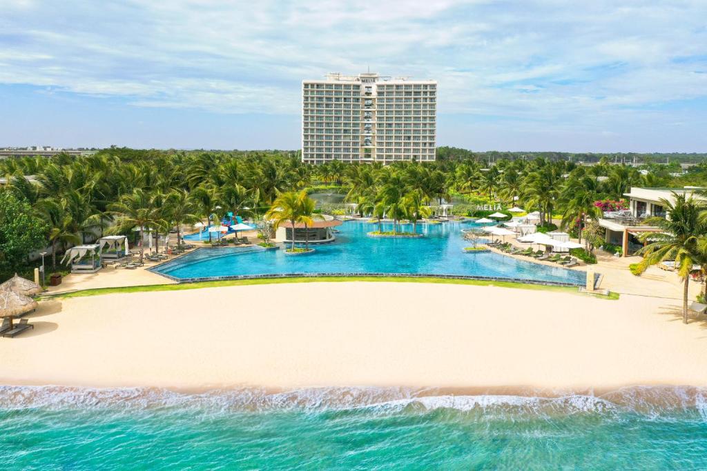 Khu nghỉ dưỡng Melia Hồ Tràm Beach Resort sang trọng bên bờ biển