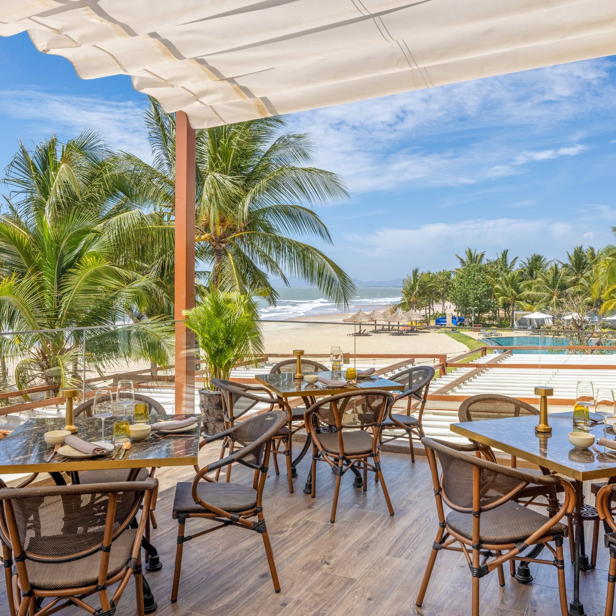 Hệ thống nhà hàng phục vụ ăn uống không giới hạn tại Melia Hồ Tràm