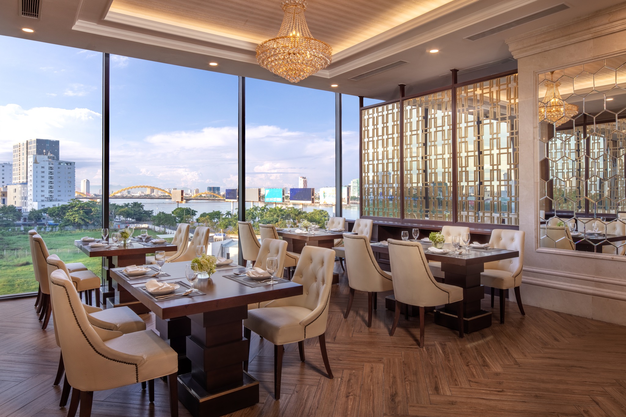 combo nghỉ dưỡng Đà Nẵng nhà hàng Han River