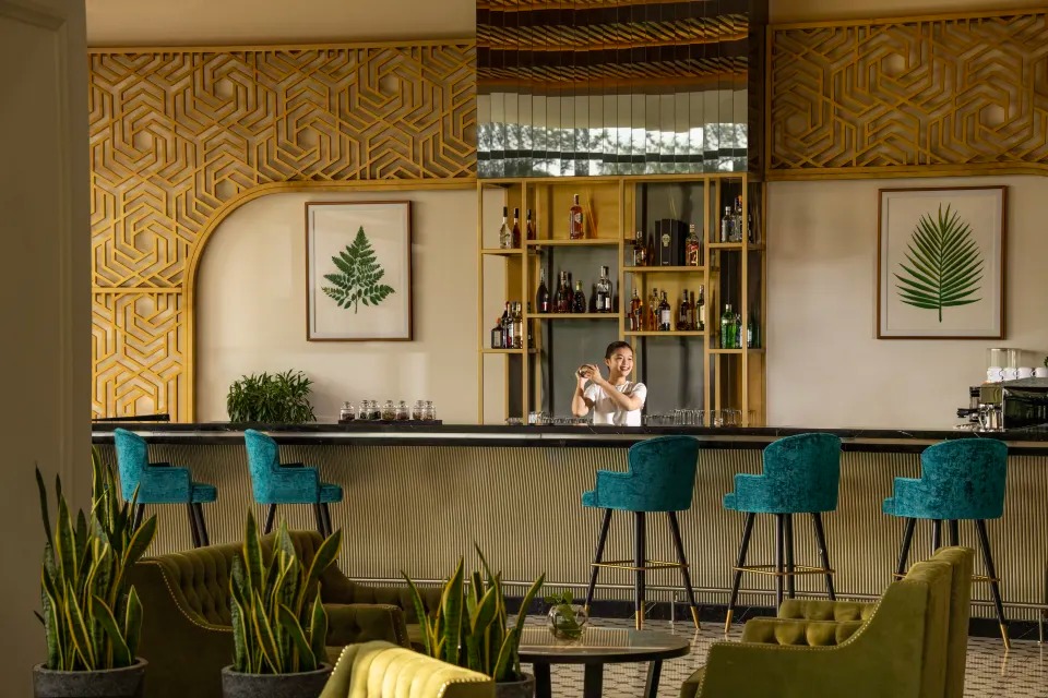 Khu vực quầy bar tại Melia Vinpearl Phú Quốc