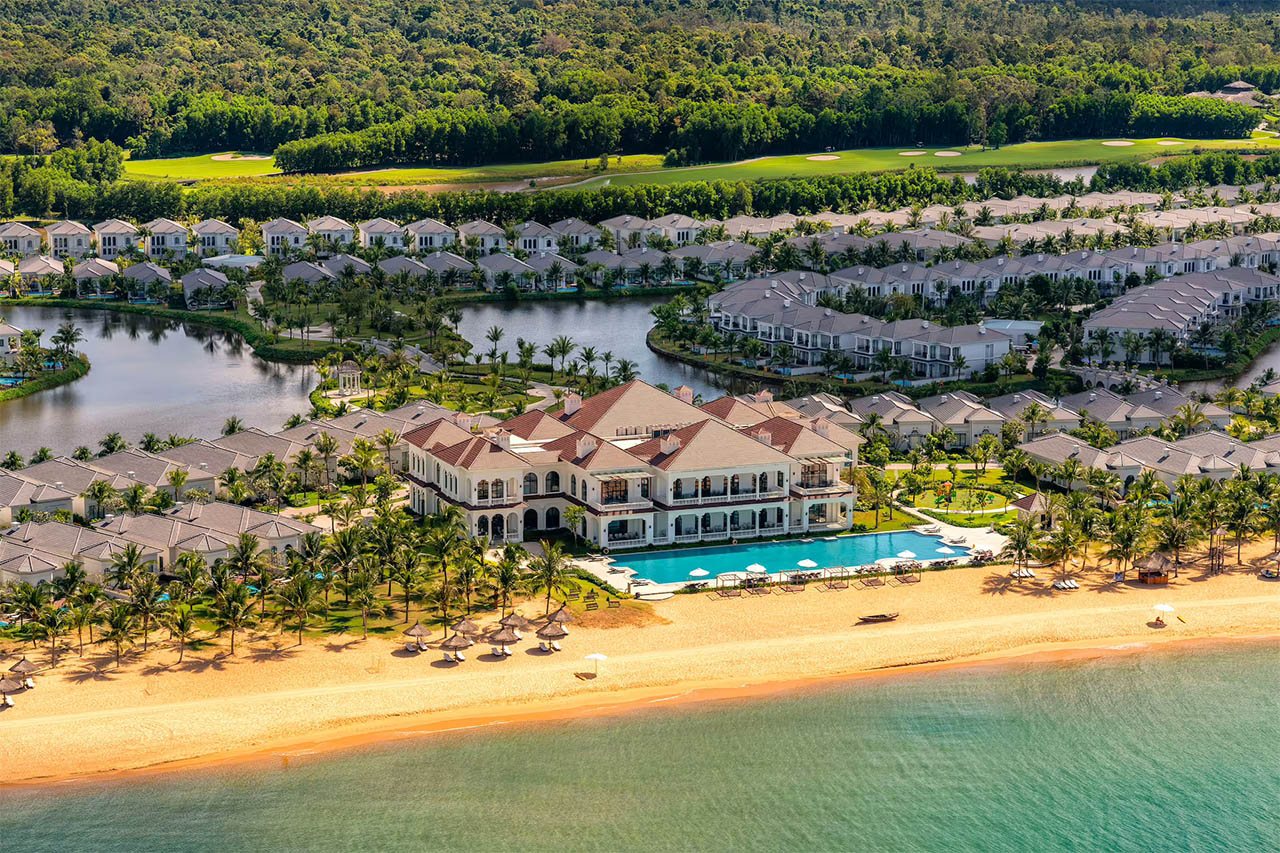 Tận hưởng thiên nhiên nhiệt đới bên bờ biển tại Melia Vinpearl Phú Quốc