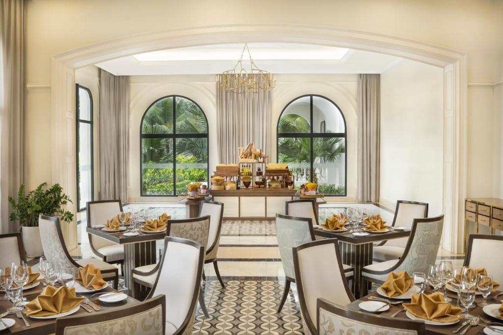 Không gian nhà hàng sang trọng tại Meliá Vinpearl Phú Quốc
