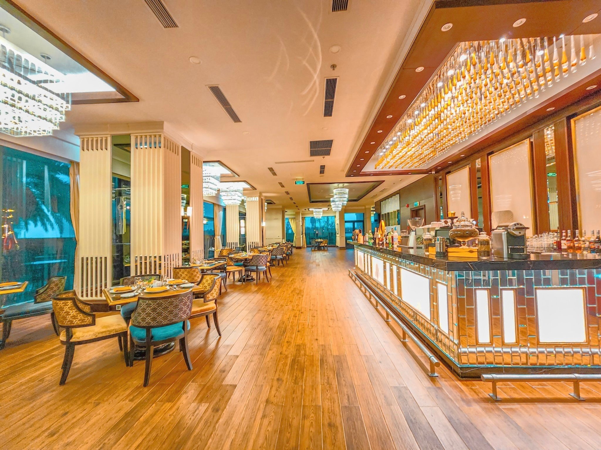 Hồ bơi vô cực view biển Nha Trang