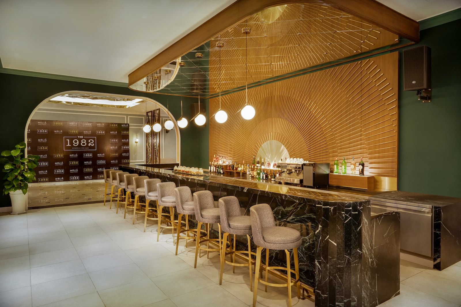 1982 Sport Bar Meliá Vinpearl Phú Quốc