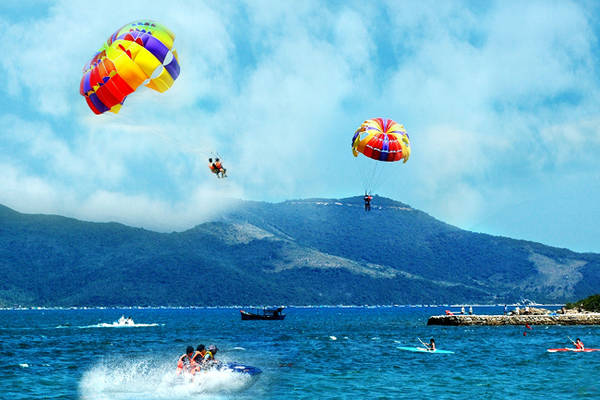 Trải nghiệm thể thao biển thú vị tại Merperle Hòn Tằm Resort