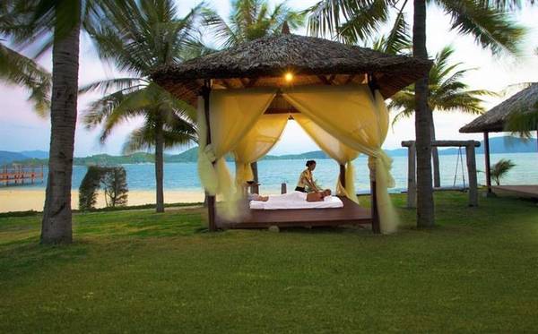 Không gian spa thư giãn tại Merperle Hòn Tằm Resort