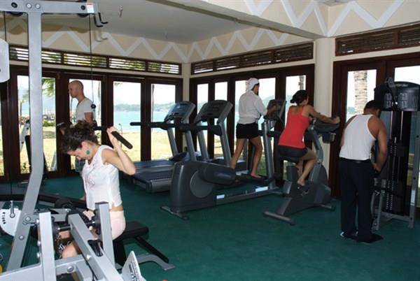 Phòng tập gym hướng biển tại Merperle Hòn Tằm Resort