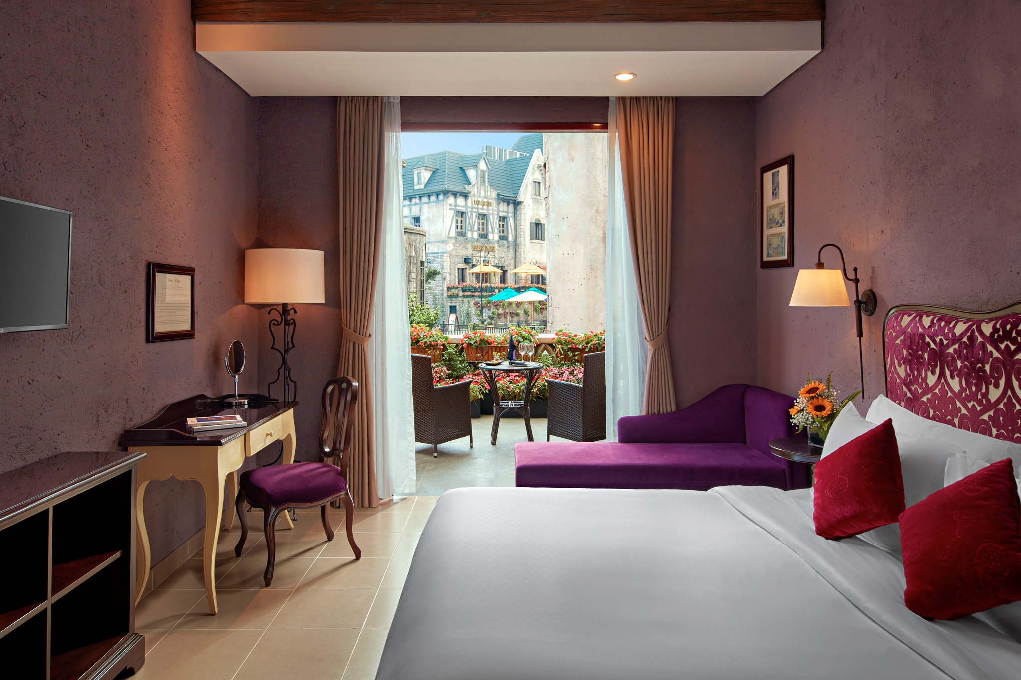 Tầm nhìn khu làng Pháp từ Mercure Đà Nẵng French Village