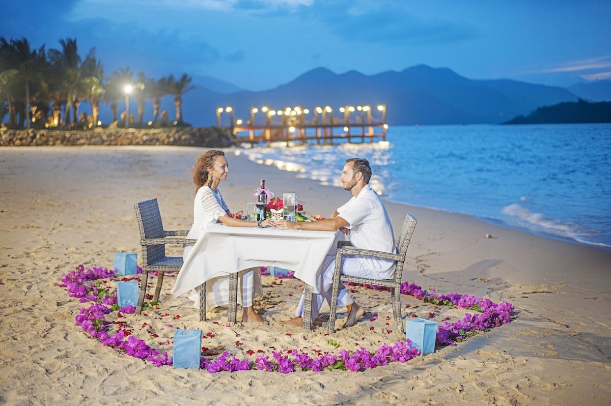 Nhà hàng Sea Breeze hướng biển lãng mạn
