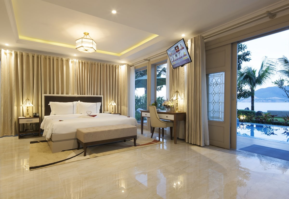 View biển MerPerle Hòn Tằm Nha Trang