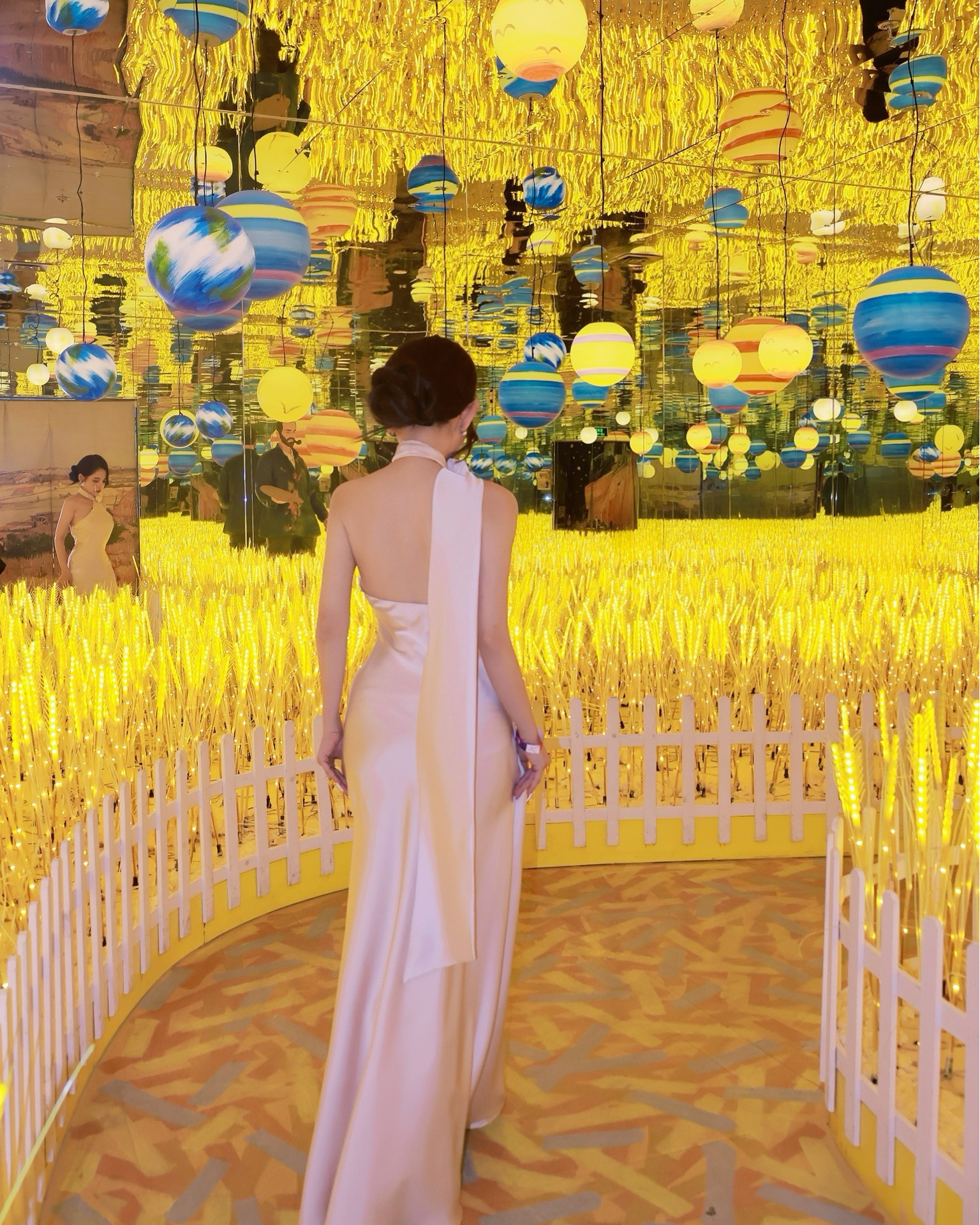 Metashow Van Gogh - Nơi nghệ thuật, ánh sáng và công nghệ giao thoa