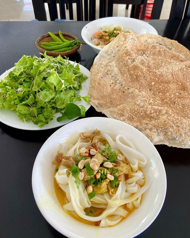 Quy trình tráng lá mì Quảng truyền thống