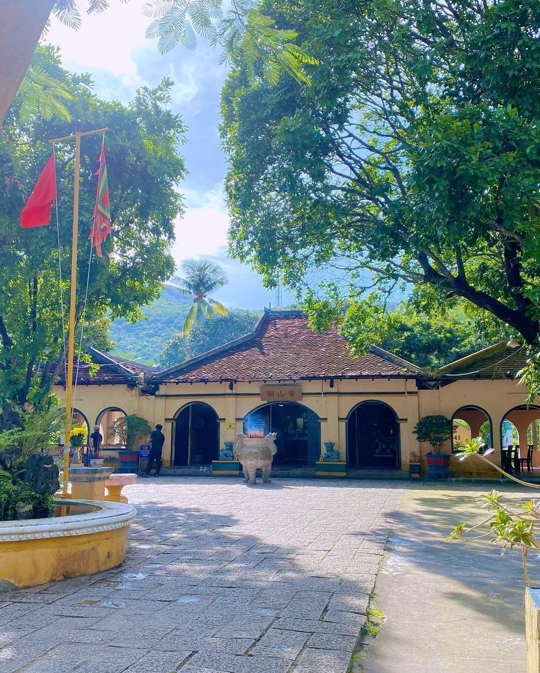 Miếu Bà Phi Yến Côn Đảo