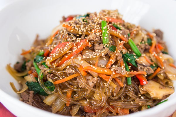 Miến xào Hàn Quốc với nguyên liệu tươi ngon