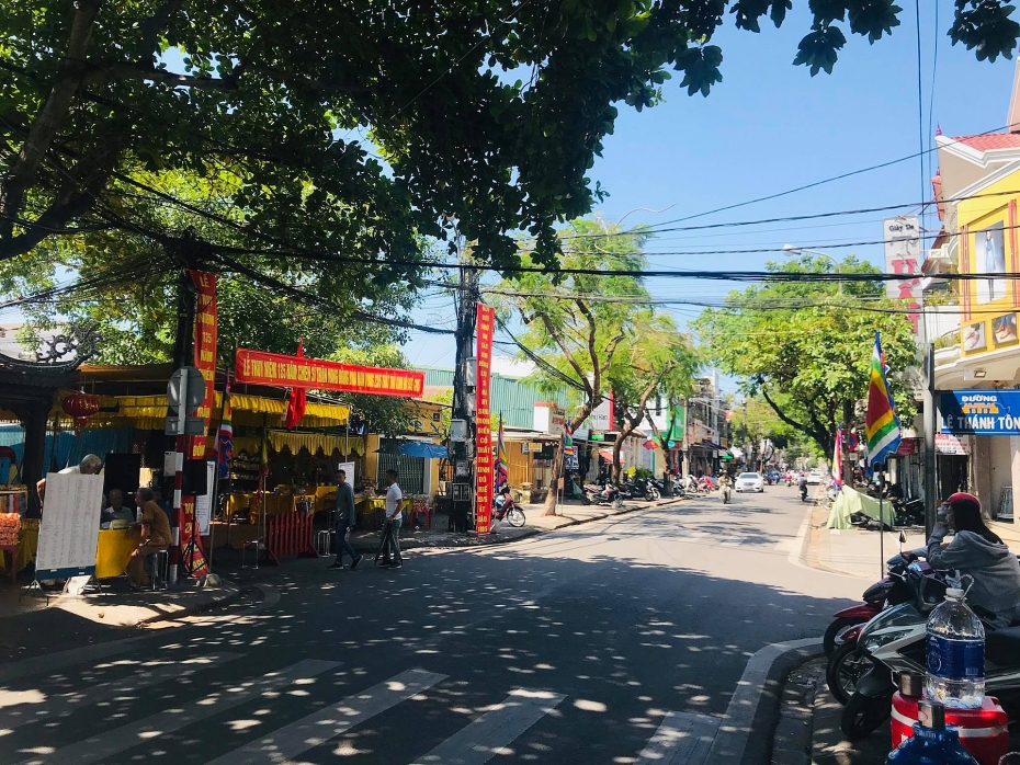 Lễ cúng miếu Âm Hồn. Ảnh: Kinh tế môi trường.