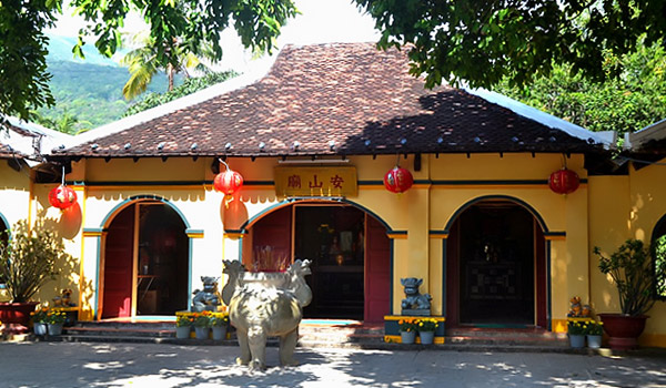 Miếu bà Phi Yến – Điểm đến tâm linh ở Côn Đảo gắn với truyền thuyết bí ẩn