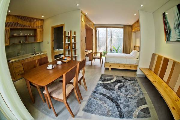 Minh House Đà Nẵng bao gồm 5 căn hộ độc lập nằm sát nhau, mỗi căn có vườn riêng