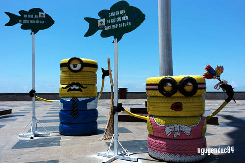 Minions Vũng Tàu ngộ nghĩnh từ lốp xe cũ