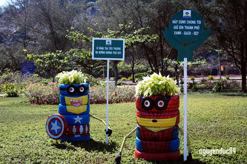 Minions Vũng Tàu trang trí chậu cây xanh