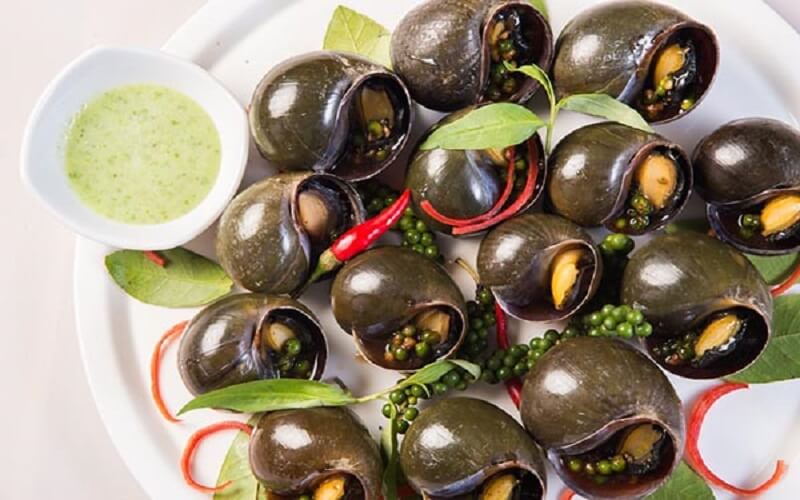 Ốc nướng tiêu món ăn đặc sản Cần Thơ