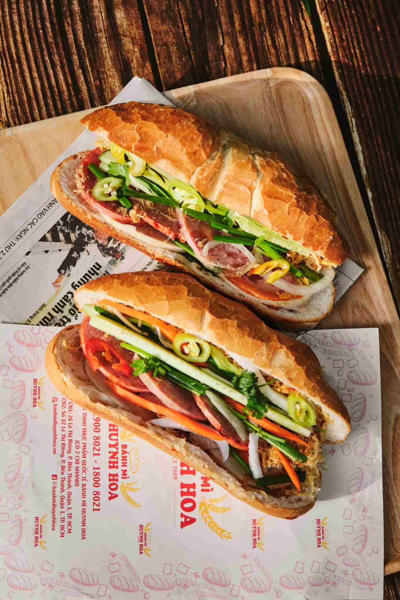 Một ổ bánh mì đặc trưng Sài Gòn - món ăn đường phố