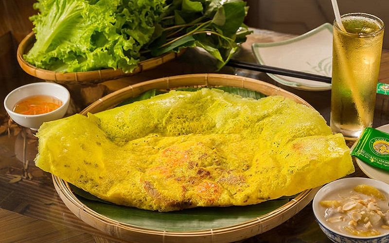Bánh xèo - món ăn đường phố miền Trung