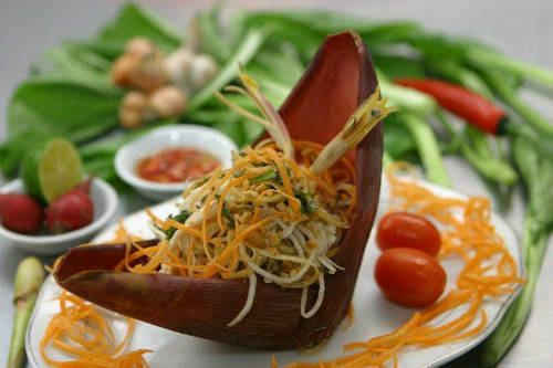 Gỏi chuối món ăn đường phố Đà Nẵng