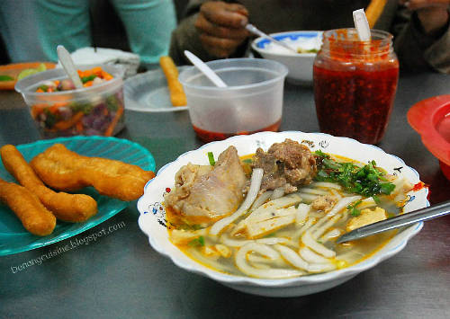 Bánh canh món ăn đường phố Đà Nẵng